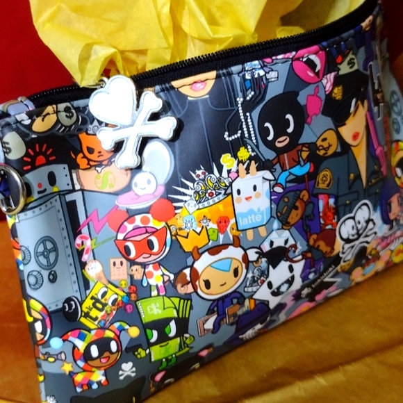 TOKIDOKI ☠️ Skull & Crossbones White Hardware Zippered Pouch NWT - Picture 8 of 8